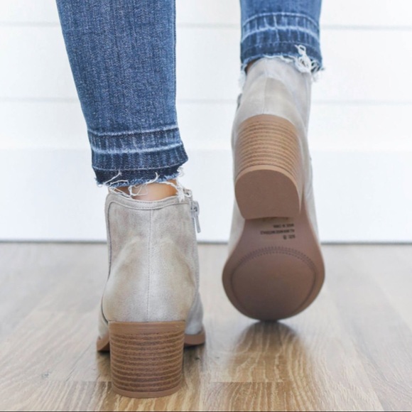 Bootie - Picture 3 of 7